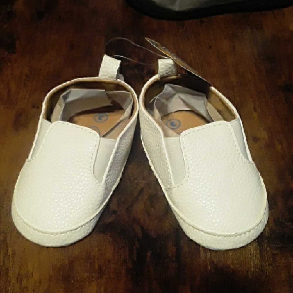 NWT Myggpp White 6-12 Infant White Pull On Shoes